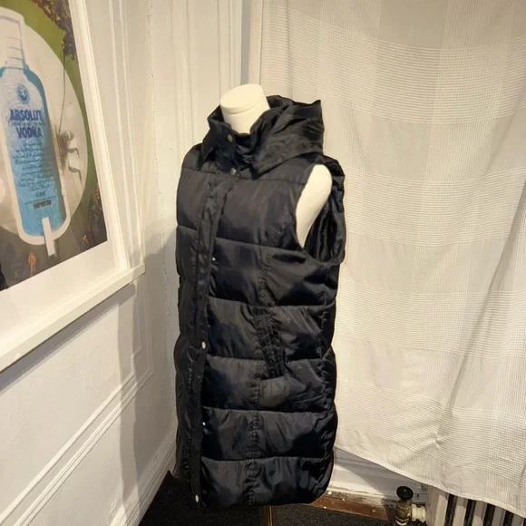Private Label Midnight Black Puffer Vest - Picture 13 of 16